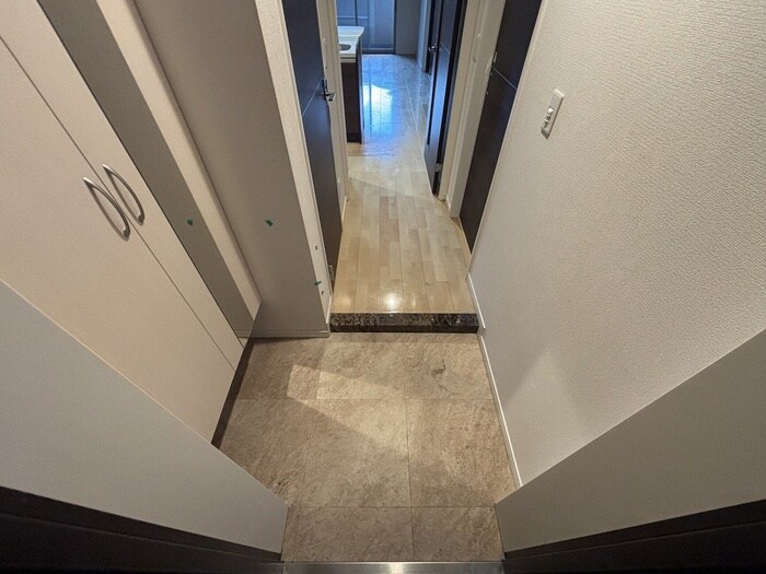 物件内観写真17　(玄関)