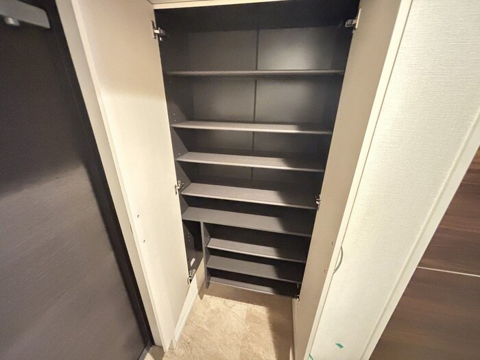 物件内観写真18　(靴箱)