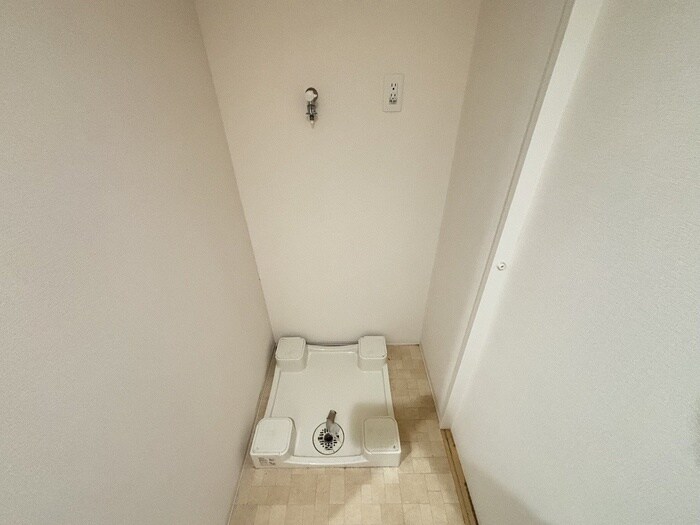 物件内観写真20　(洗濯機置場)