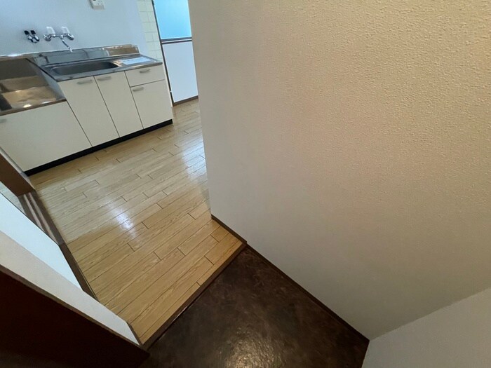 物件内観写真18　(玄関)