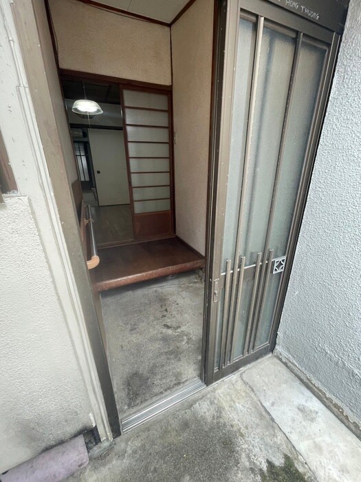 物件内観写真16　(玄関)