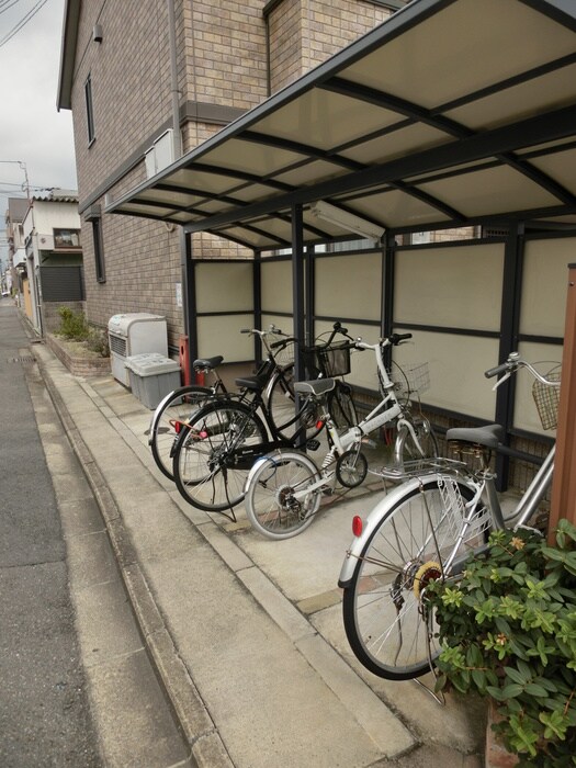 物件外観写真2　(駐輪場)
