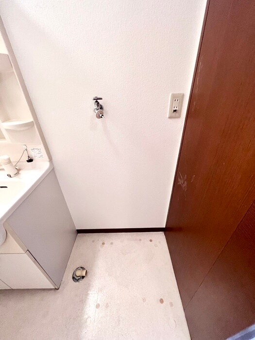 物件内観写真13　(洗濯機置場)