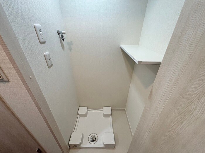 物件内観写真12　(洗濯機置場)