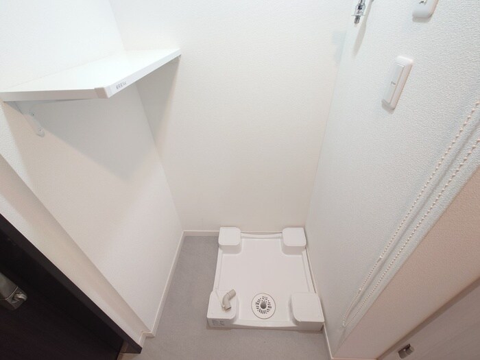 物件内観写真14　(洗濯機置場)