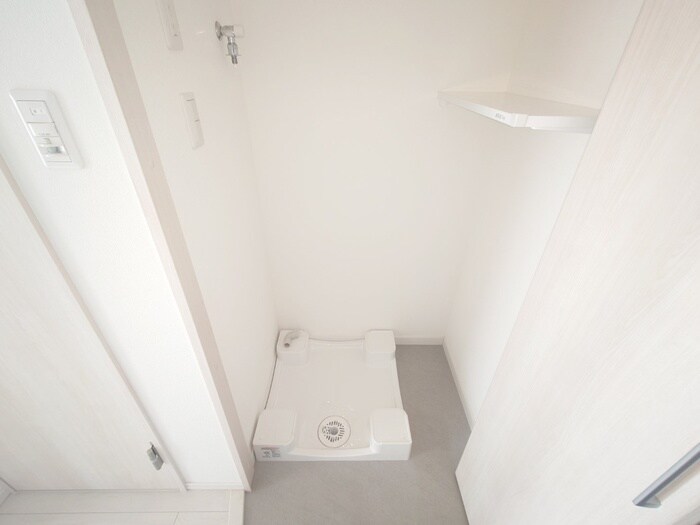 物件内観写真14　(洗濯機置場)