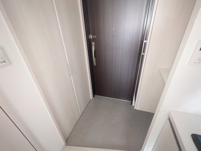 物件内観写真15　(玄関)