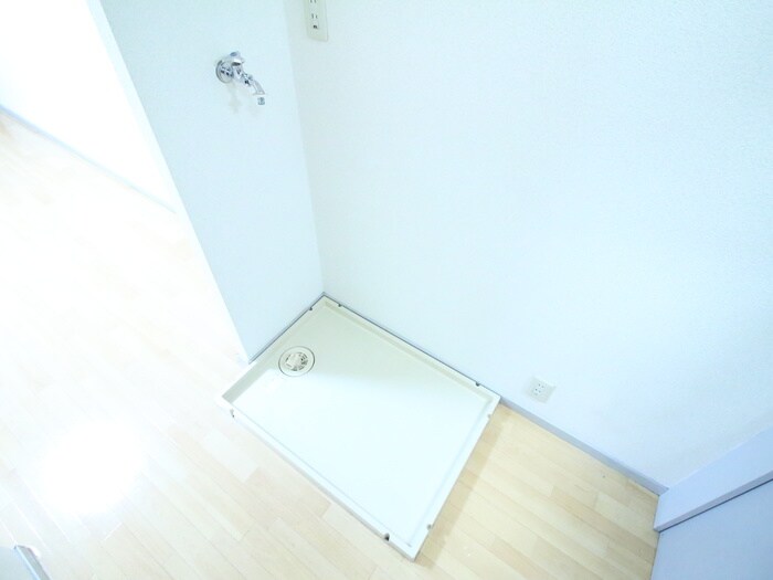 物件内観写真10　(洗濯機置場)