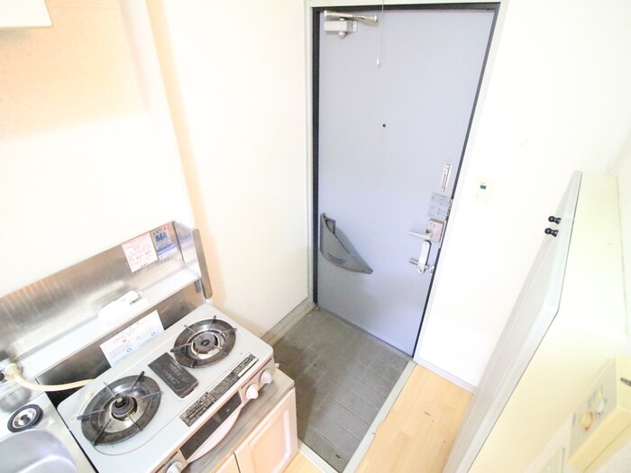 物件内観写真16　(玄関)