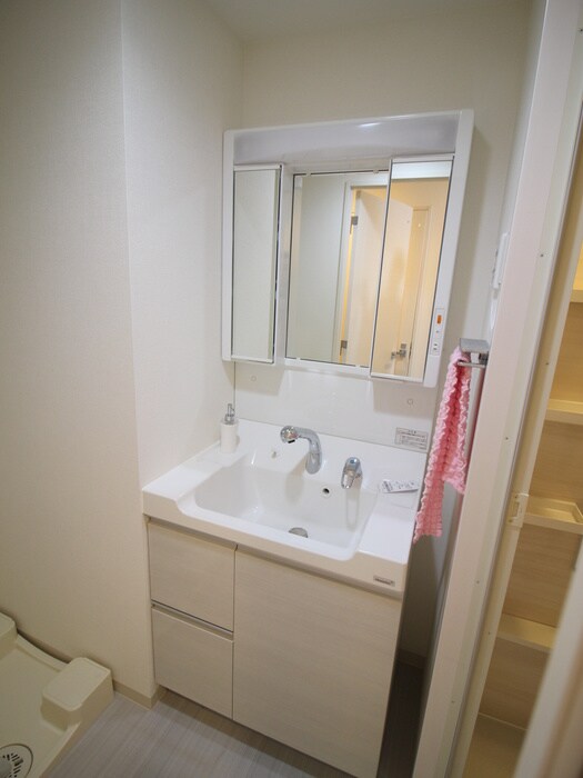 物件内観写真8　(洗面)