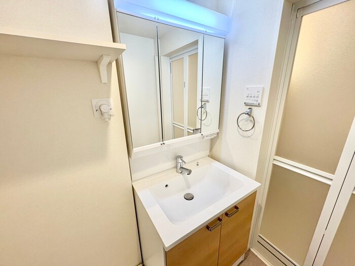 物件内観写真12　(洗面)