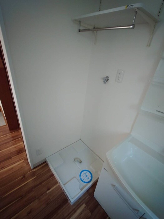 物件内観写真14　(洗濯機置場)