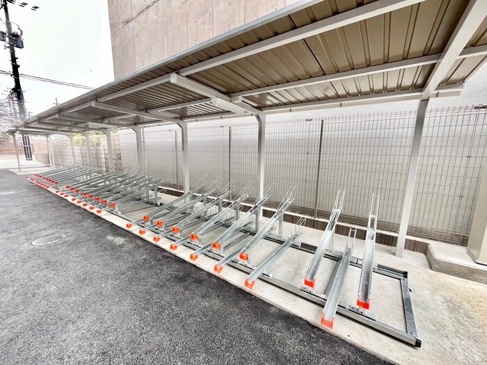 物件外観写真5　(駐輪場)