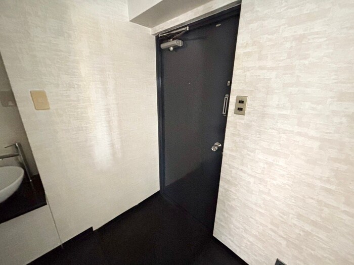 物件内観写真14　(玄関)