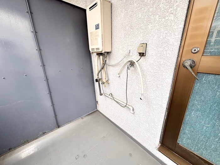 物件内観写真16　(洗濯機置場)