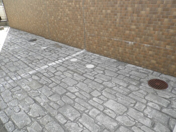 物件外観写真6　(駐車場)