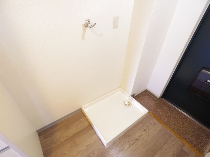 物件内観写真14　(洗濯機置場)