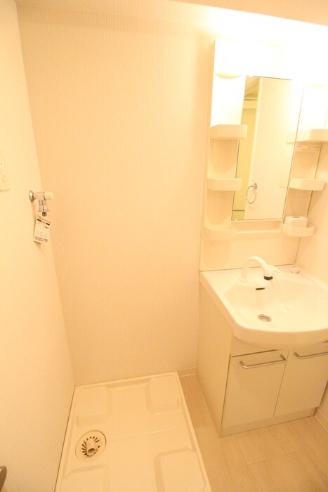 物件内観写真10　(洗濯機置場)