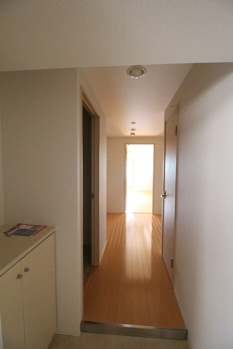 物件内観写真17　(廊下)