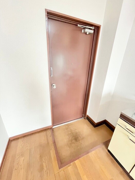 物件内観写真17　(玄関)