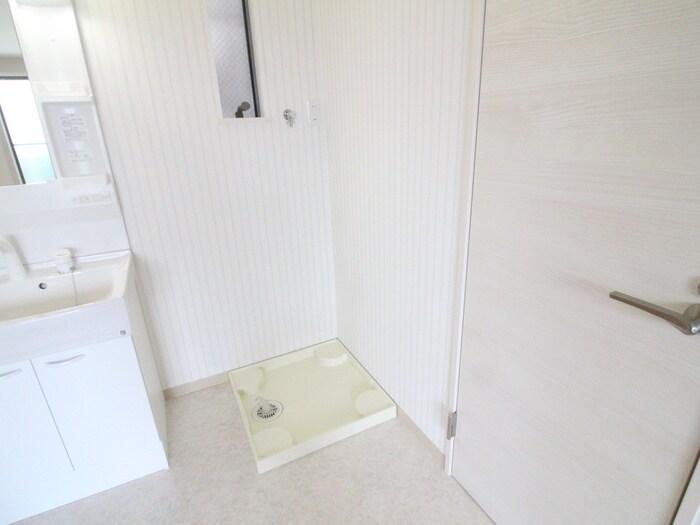 物件内観写真19　(洗濯機置場)