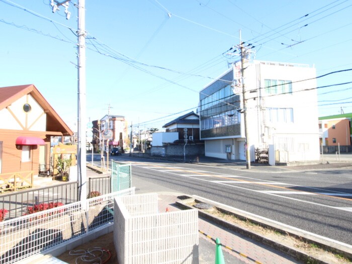 物件内観写真12　(室内からの展望)