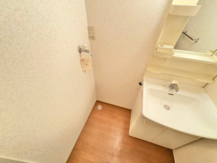 物件内観写真13　(洗濯機置場)