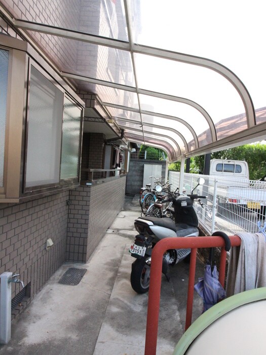 物件外観写真5　(駐輪場)