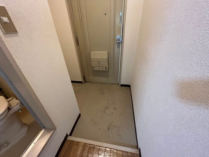 物件内観写真16　(玄関)