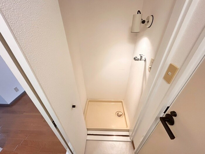 物件内観写真13　(洗濯機置場)