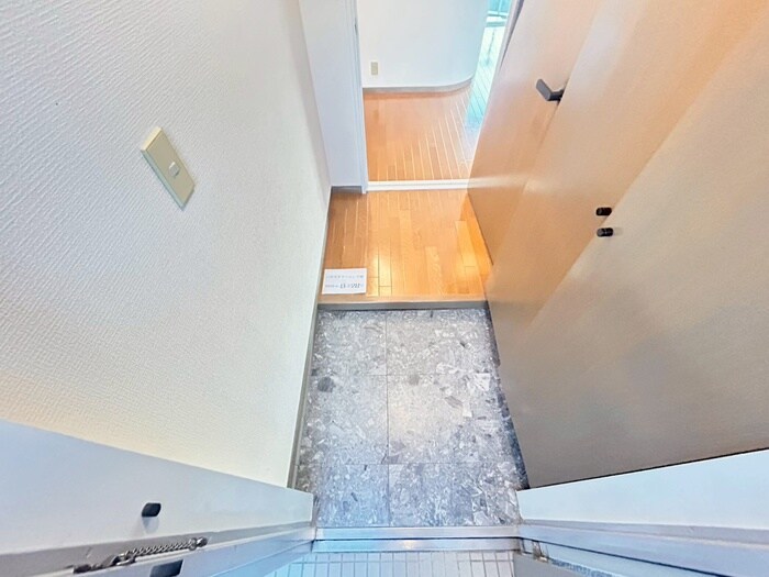 物件内観写真17　(玄関)