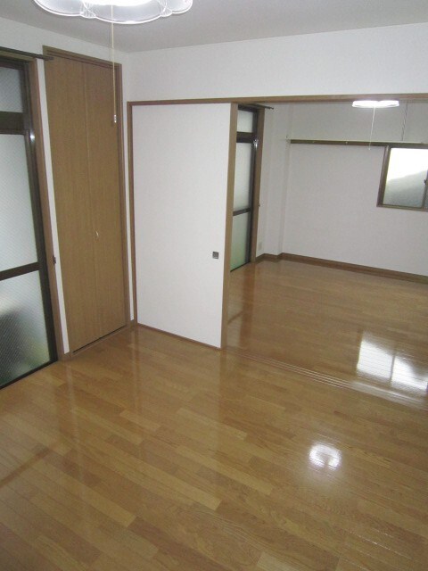 物件内観写真4　(居室)