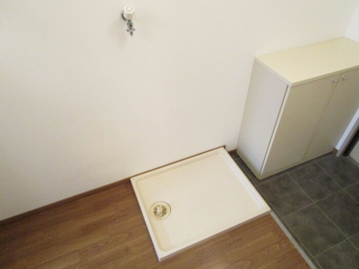 物件内観写真14　(洗濯機置場)