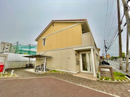 フロントリバ－外観写真