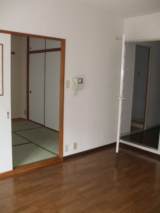 物件内観写真7　(居室)