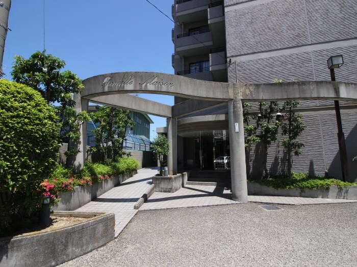 物件外観写真4　(エントランス部分)