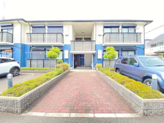 物件外観写真3　(エントランス部分)