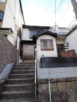 中田出井町貸家外観写真