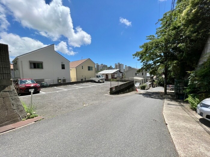 物件外観写真6　(駐車場)