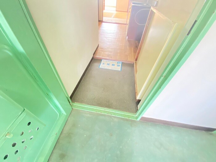 物件内観写真16　(玄関)