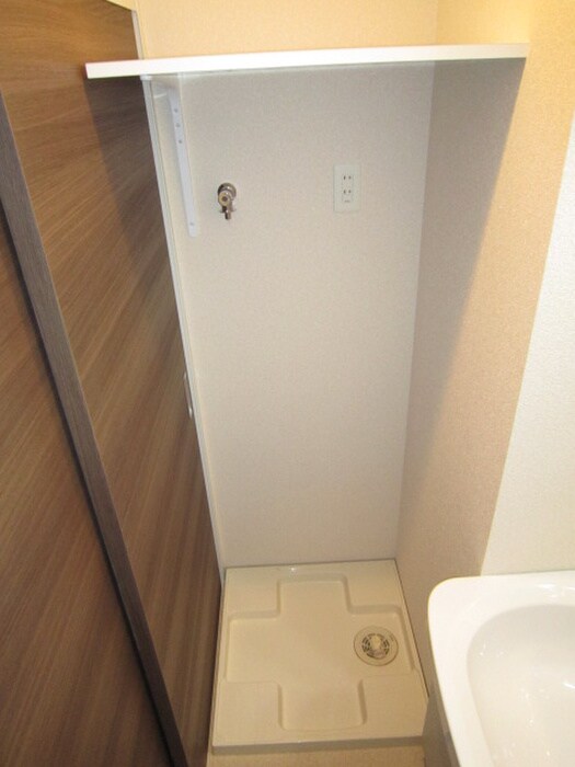 物件内観写真13　(玄関)