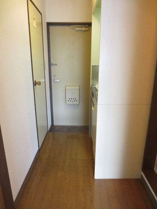 物件内観写真8　(廊下)