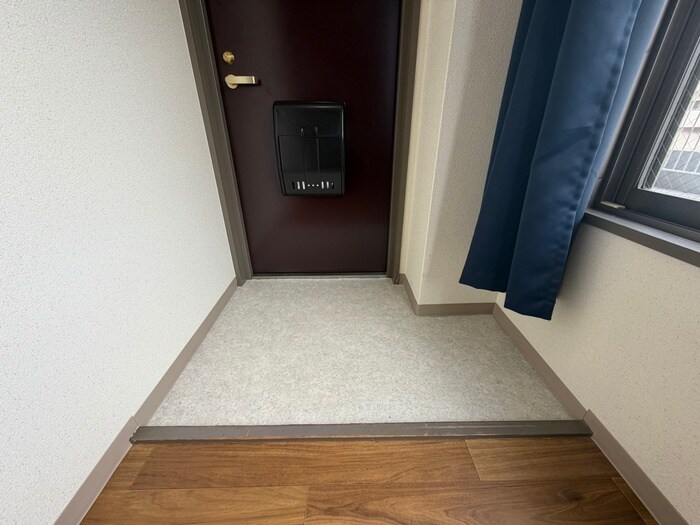 物件内観写真18　(玄関)