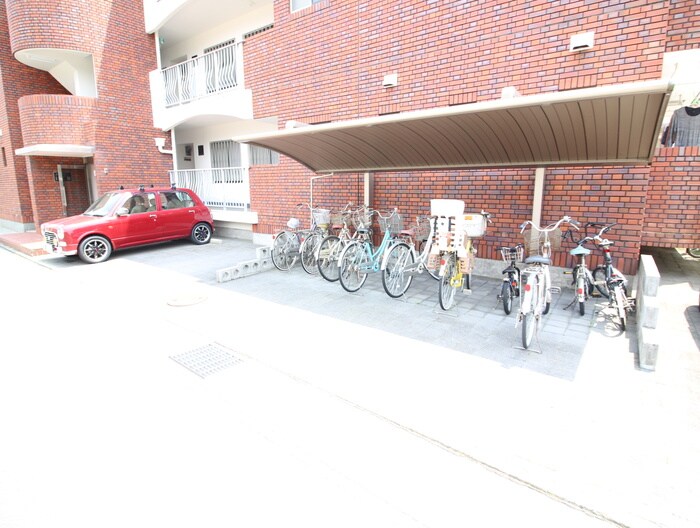 物件外観写真2　(駐輪場)