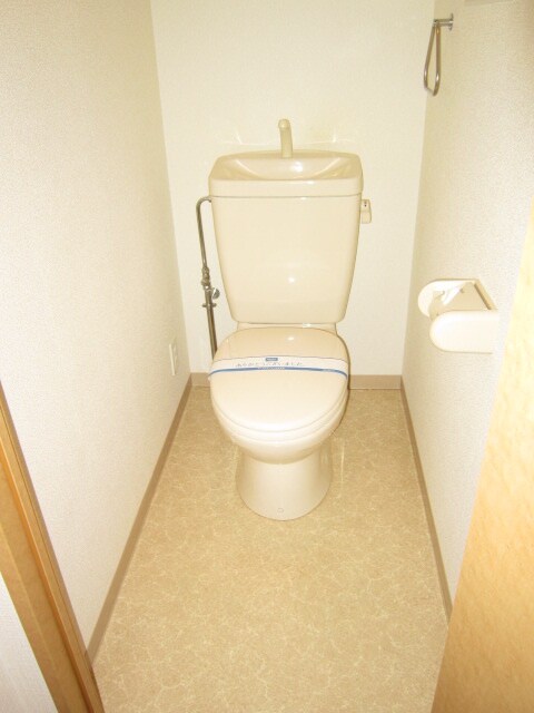 物件内観写真14　(トイレ)