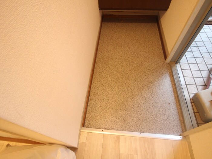 物件内観写真14　(玄関)