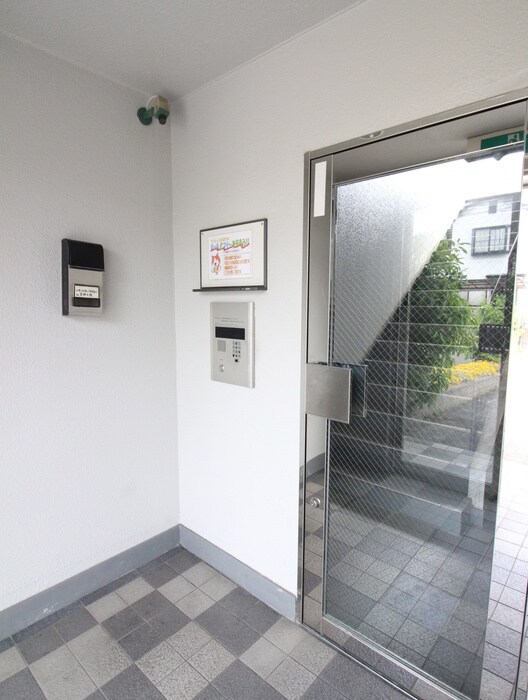 物件外観写真6　(エントランス部分)