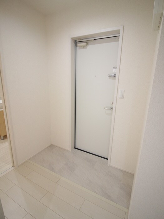物件内観写真7　(玄関)