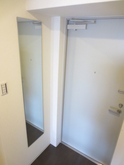 物件内観写真18　(玄関)
