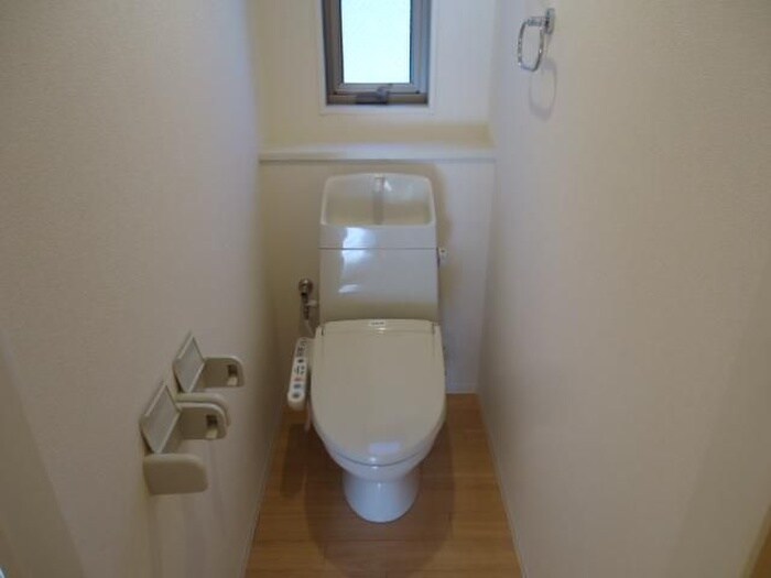 物件内観写真8　(トイレ)